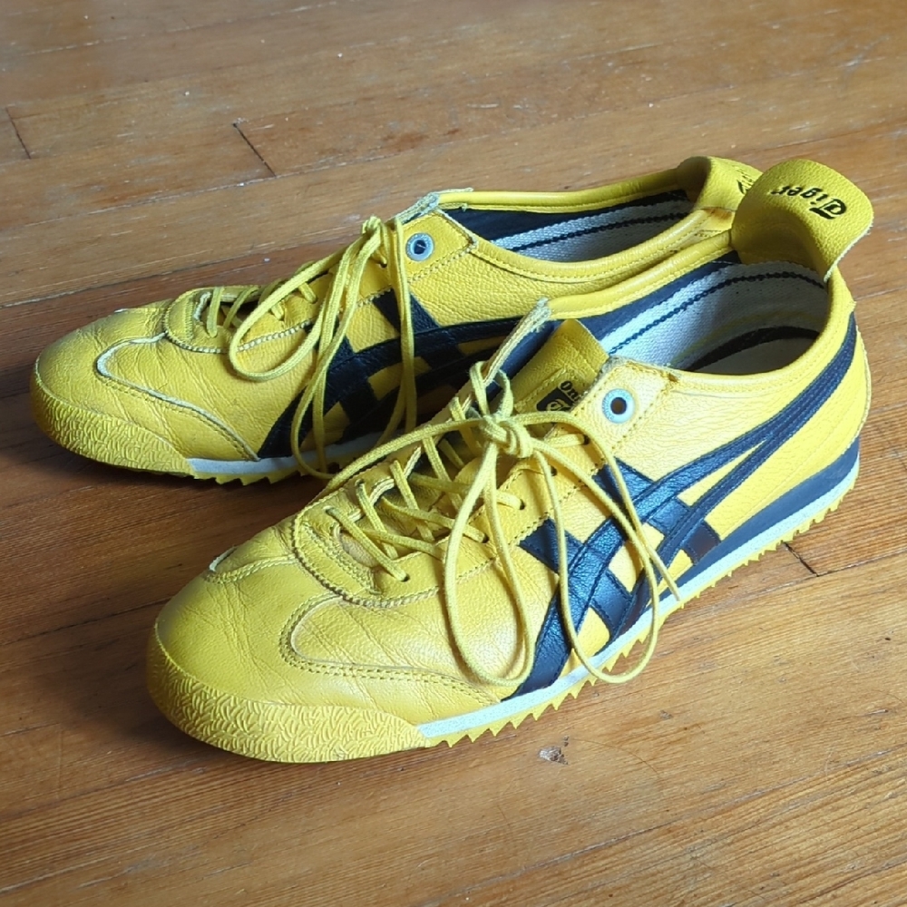 Onitsuka Tiger by Asics Mexico 66 SD Yellow and Black Sneakers Size 40.5